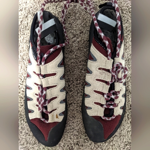 Climbing shoes - Picture 1 of 6